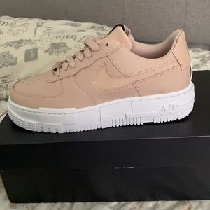 Women Air Force 1 Pixel